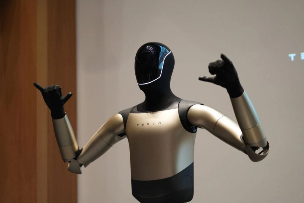 Tesla Optimus Gen 3 : le robot humanoïde entre en production